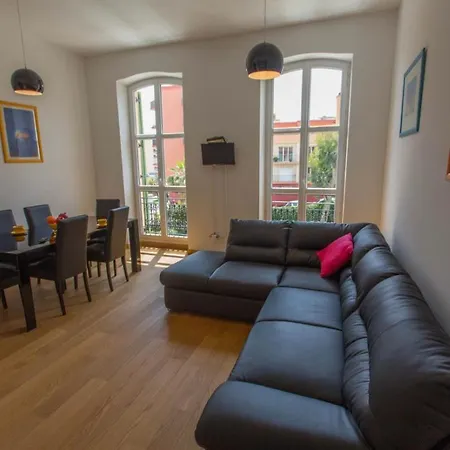 Superb 50m2 With Swimming Pool Apartment Menton