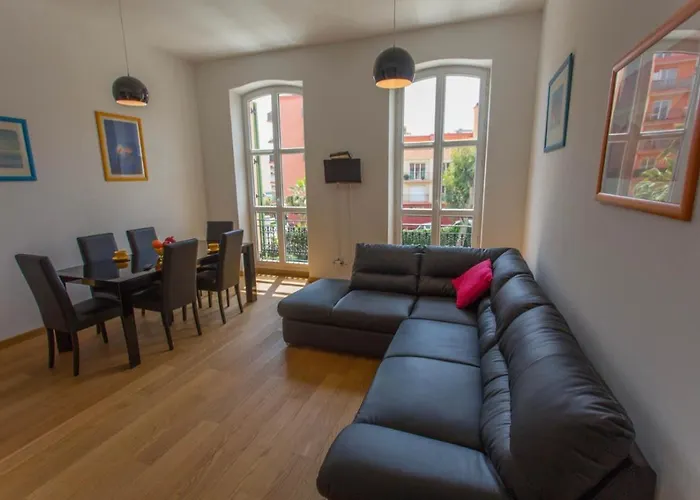 Superb 50m2 With Swimming Pool Lägenhet Menton